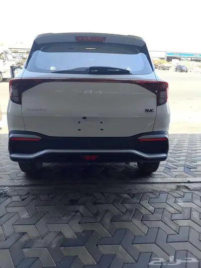 كيا كارينز نص فل 2025 طاولات طعام انوار لد مقود جلد 6