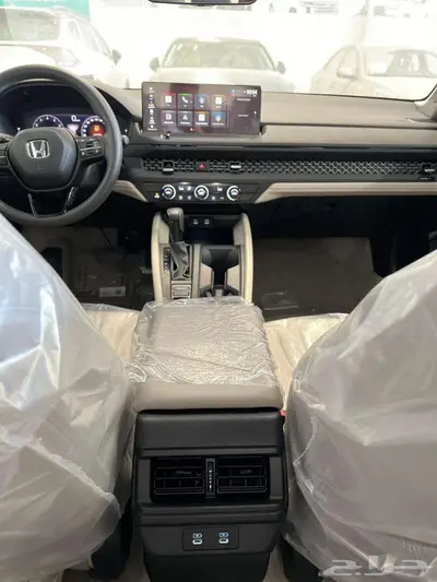 هوندا اكورد LX نص فل 2025 وستاندر 13