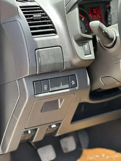 ايسوزو ديماكس غمارة 2025 بدون دبل زجاج (كهرب-عادي) 13