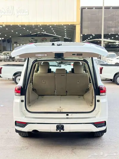 تويوتا لاندكروزر L4 موديل 2022 بنزين 9