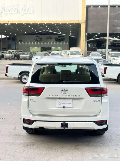 تويوتا لاندكروزر L4 موديل 2022 بنزين 5