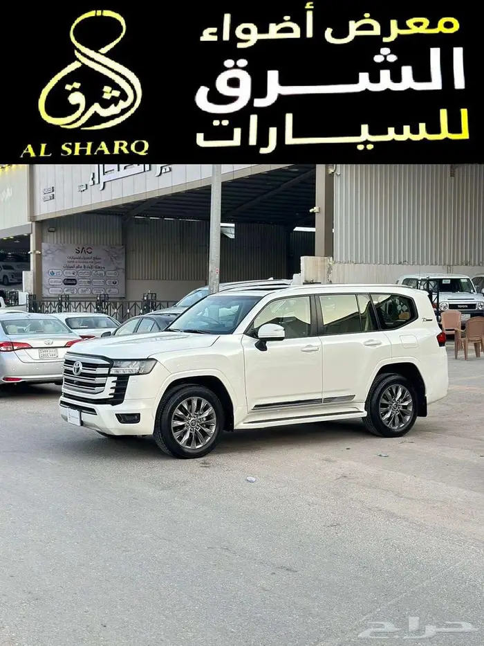 تويوتا لاندكروزر L4 موديل 2022 بنزين 1