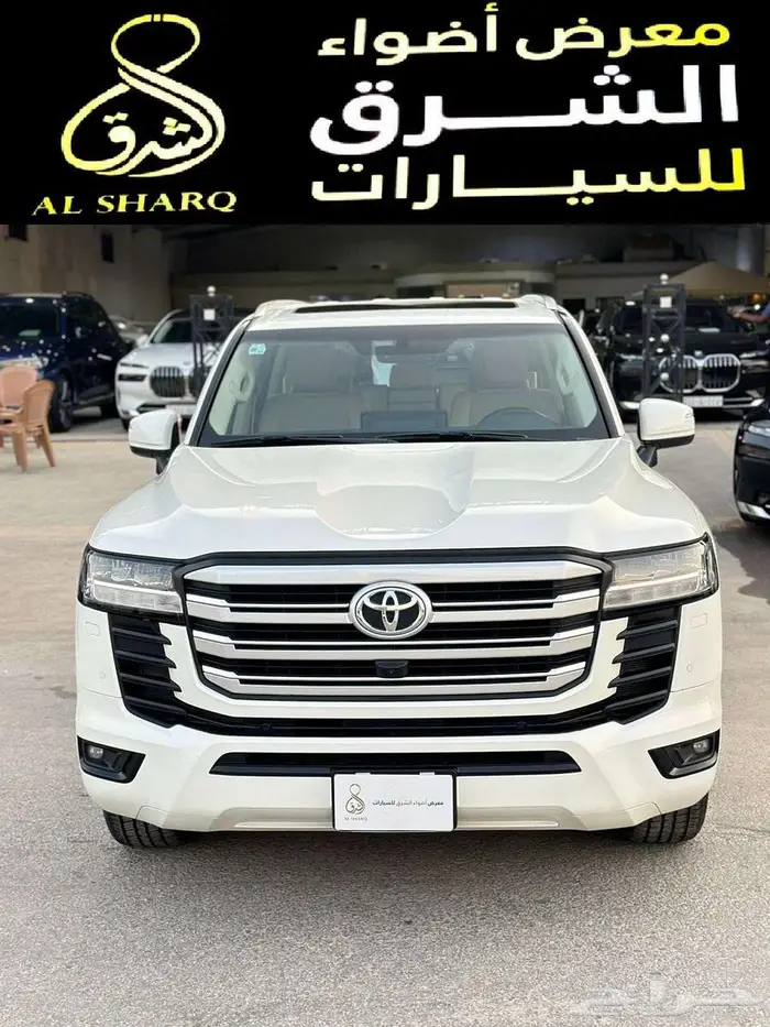 تويوتا لاندكروزر L4 موديل 2022 بنزين 0