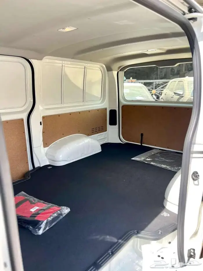 تويوتا هايس 2025 فان بضاعة   ديزل وبنزين 1