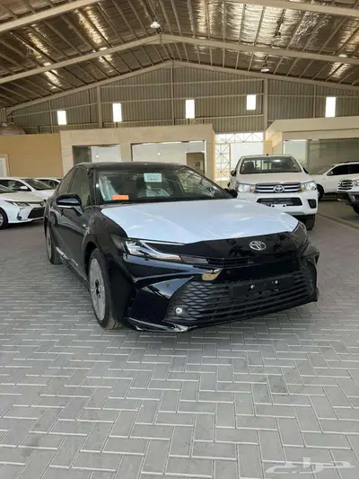تويوتا كامري هايبر LE 2025 اسود 1