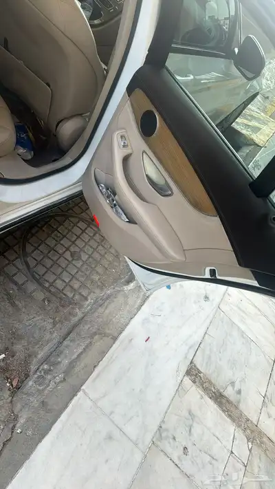 مرسيدس c200 نظيف 7