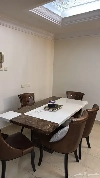 طاولة طعام 3