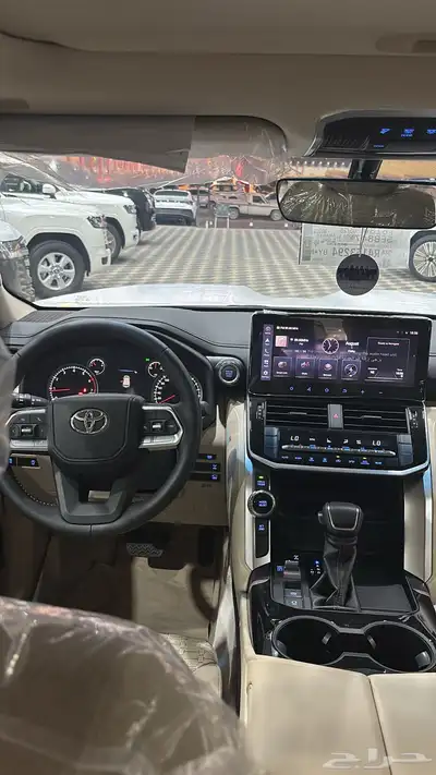 تويوتا لاندكروزر L2 مديل 2024 سعودي بنزين بطاقه 8