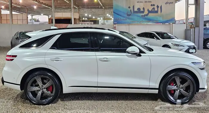 جينسيس GV70..2023 8