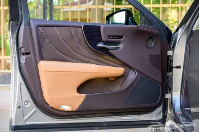 لكزس LS500 2020 11