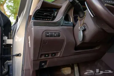 لكزس LS500 2020 16