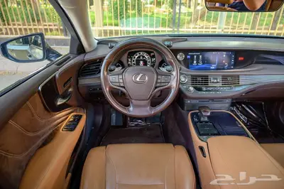 لكزس LS500 2020 30