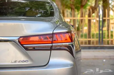 لكزس LS500 2020 10