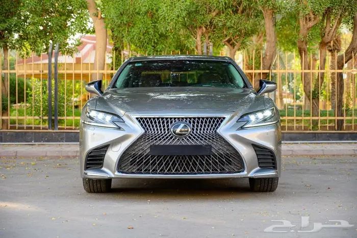لكزس LS500 2020 1