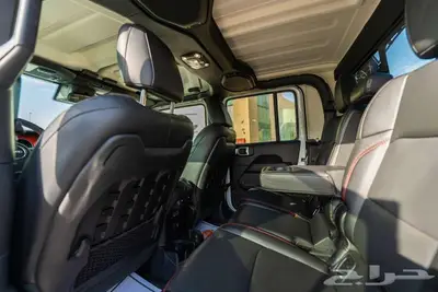 جيب جلاديتور V8 2020 ابيض امريكي ممشي قليل 5