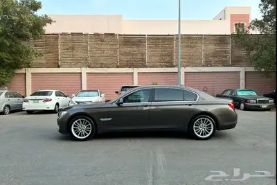 للبيع BMW 740 Li مخزن 2013 نظيف جدا ممشى 112 2