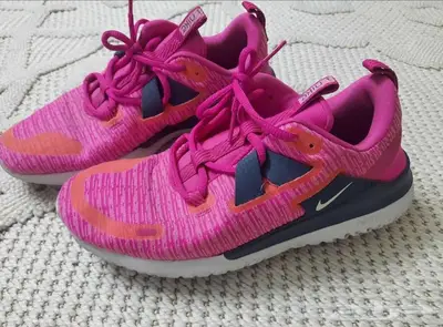 حذاء ماركة نايك Nike 3