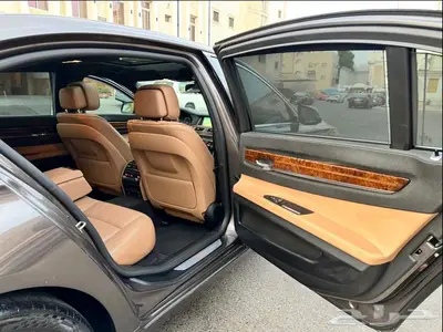 للبيع BMW 740 Li مخزن 2013 نظيف جدا ممشى 112 15