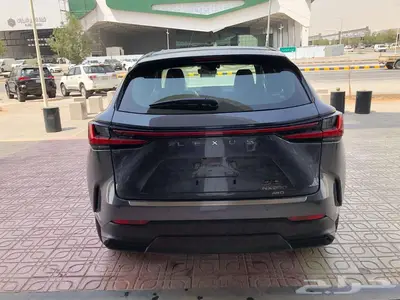 لكزس NX 350 AA 2025 رمادي داخلي احمر 13