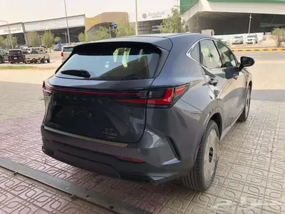 لكزس NX 350 AA 2025 رمادي داخلي احمر 12