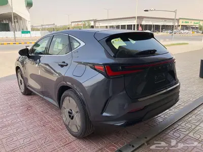لكزس NX 350 AA 2025 رمادي داخلي احمر 11