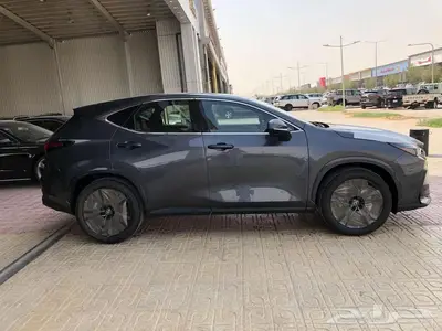لكزس NX 350 AA 2025 رمادي داخلي احمر 4