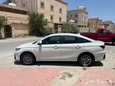 2023 تويوتا يارس 4