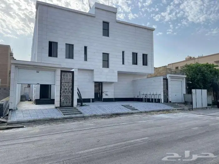 للبيع شقه في حي الجسر 0