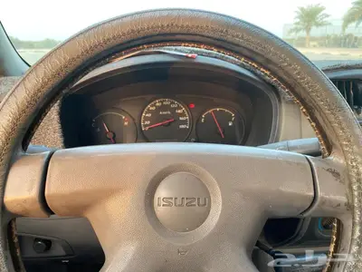ايسوزو ديماكس 2004 جوانب 0