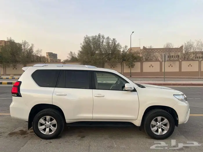 لندكروزر برادو 2020 مالك واحد نظيف جدا 11