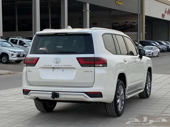 تويوتا لاندكروزر جي اكس ار L4 2025 كاش - اقساط 8