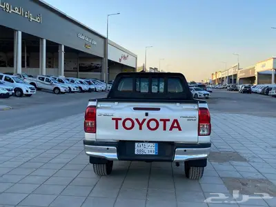 تويوتا هايلوكس فل كامل بنزين قير عادي 2020 8