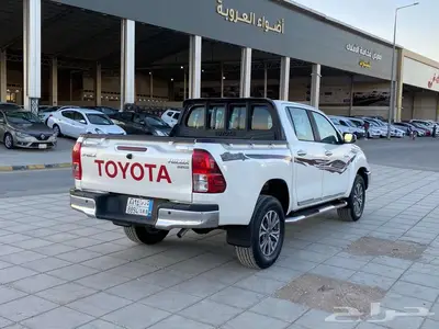 تويوتا هايلوكس فل كامل بنزين قير عادي 2020 6
