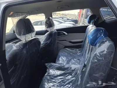 كيا كارينز نص فل 2025 طاولات طعام انوار لد مقود جلد 12