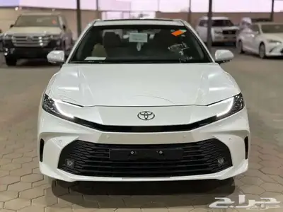 تويوتا كامري نص فل بنزين 2025 1
