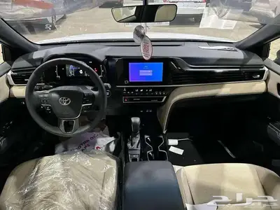 تويوتا كامري نص فل بنزين 2025 12