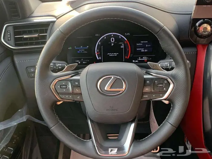 لكزس LX600 اف سبورت الساير بنزين 2025 5