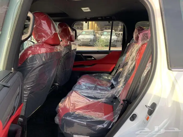 لكزس LX600 اف سبورت الساير بنزين 2025 3