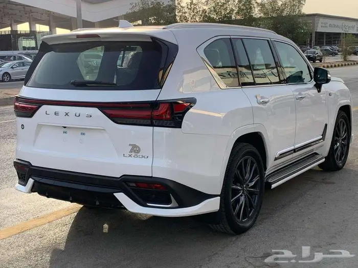 لكزس LX600 اف سبورت الساير بنزين 2025 11