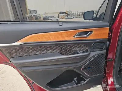 جيب جراند شيروكي ساميت 2021 اعلى فئة 9