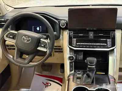 تويوتا لاندكروزر GXR-S سعودي 2025 قوي ومرونة على جميع الطرق 6