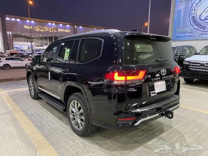 تويوتا جي اكس ار 2025 اسود L4 بنزين سعودي ماشيه 5200كم 8