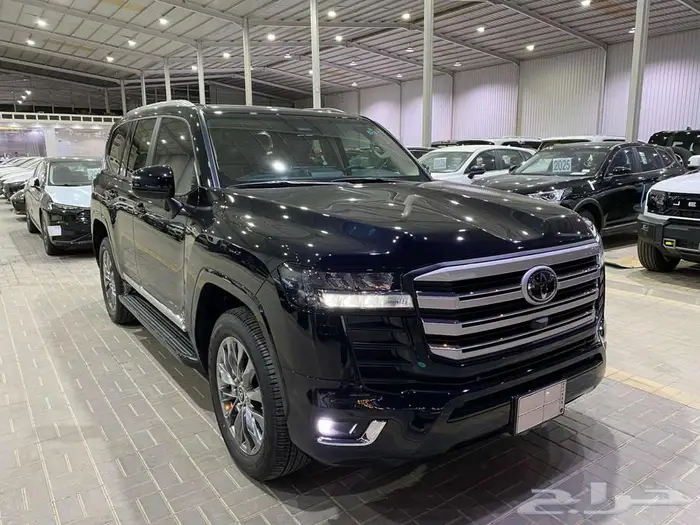 تويوتا جي اكس ار 2025 اسود L4 بنزين سعودي ماشيه 5200كم 22