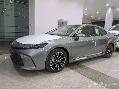 تويوتا كامري ال اي هايبرد (سقف بانوراما) 2025 4