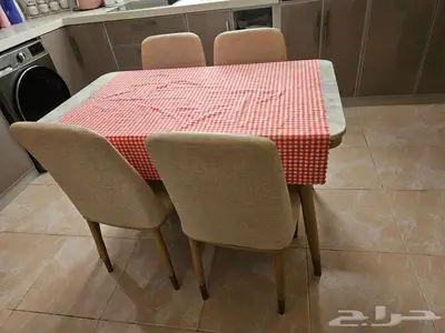 طاولة رخام جديدة ونظيفة 4