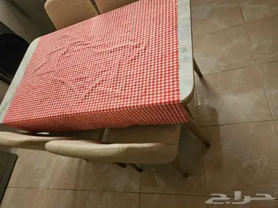 طاولة رخام جديدة ونظيفة 3