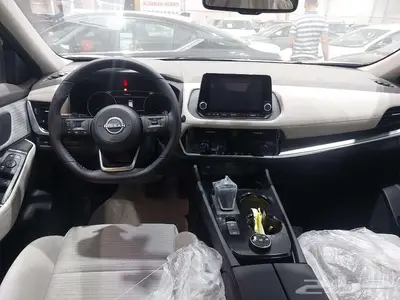 نيسان اكس تريل SV نص فل دبل 7 مقاعد 2025 4