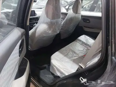 نيسان اكس تريل SV نص فل دبل 7 مقاعد 2025 1