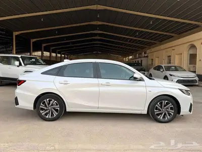 تويوتا بارس 2023 واي بلس نص فل (مستخدم ) 3