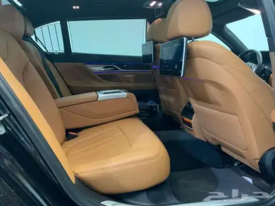 بي ام دبليو الفئة السابعة 730Li 2022 12